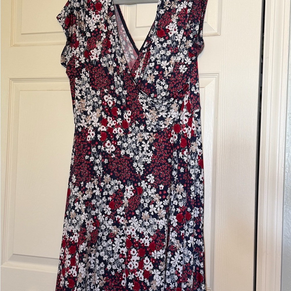 Kaileigh Red and White Floral Midi Dress